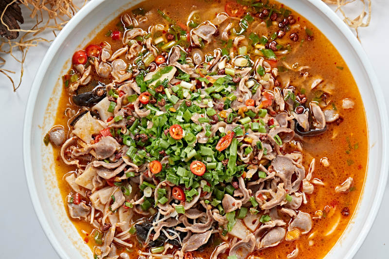 葱香酸汤木耳羊肉图片