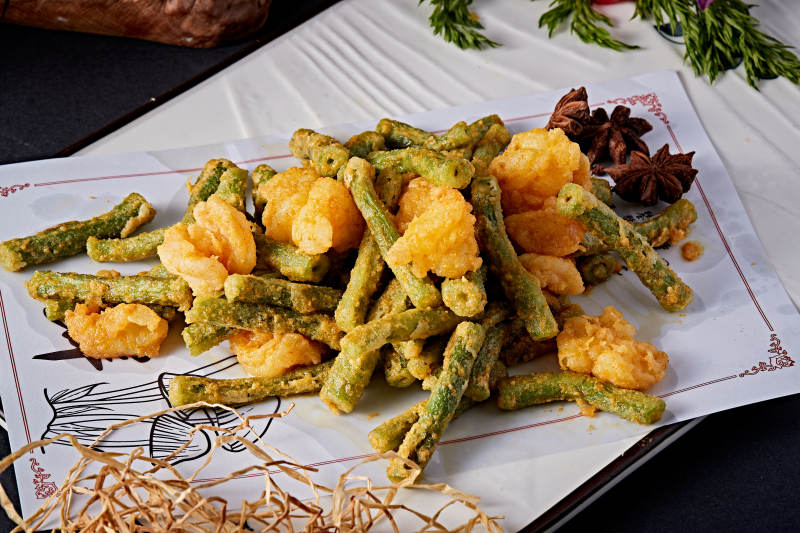 咸蛋黄焗虾仁四季豆图片