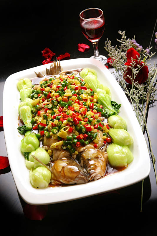 剁椒酸菜跳水鱼图片