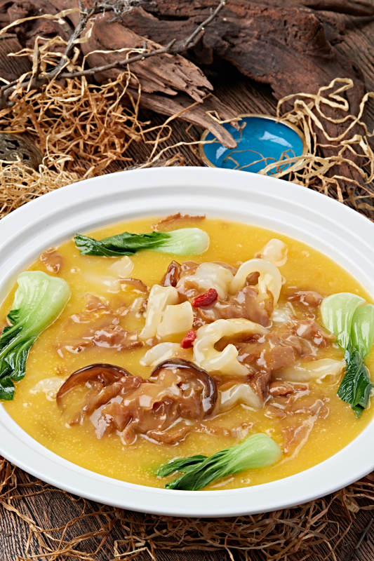 浓汤灵芝菌炖花胶图片