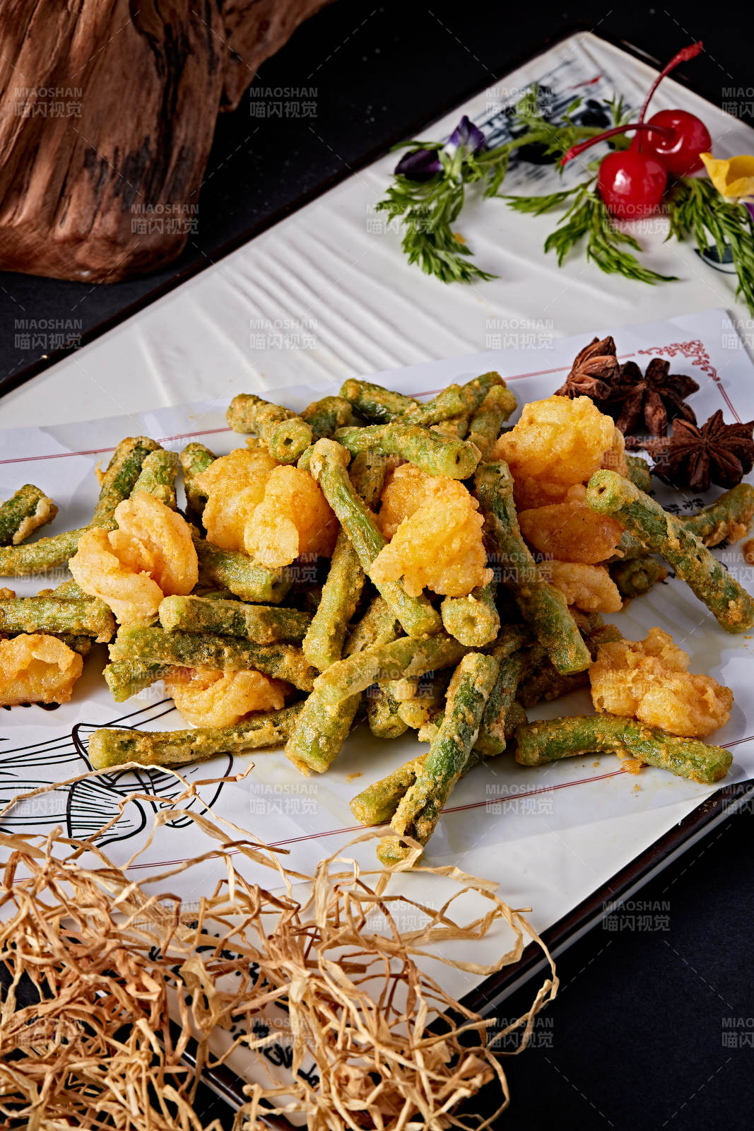 咸蛋黄焗虾仁四季豆图片