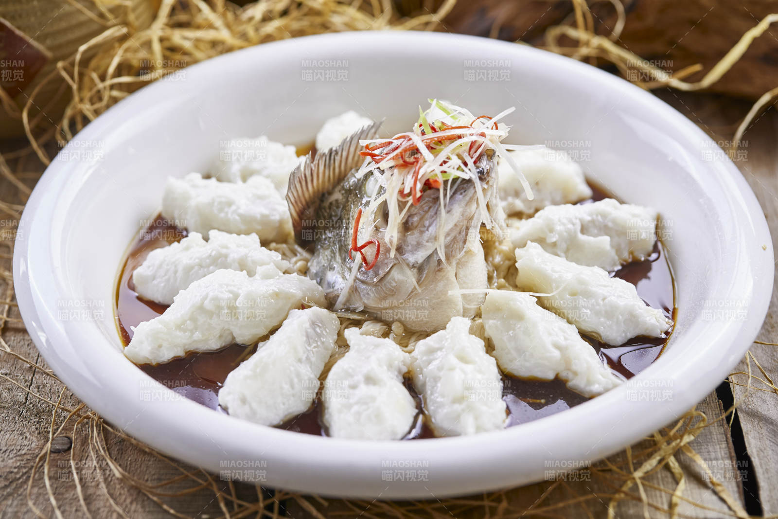 清蒸海鲈鱼肉泥鱼尾图片