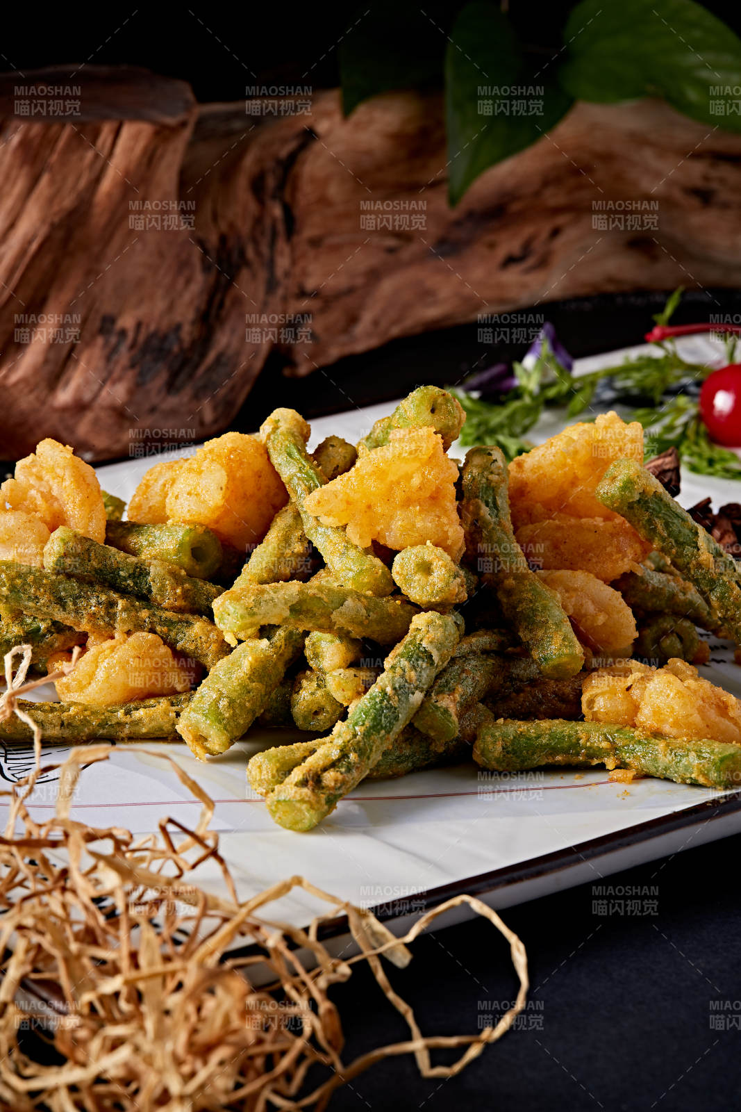 咸蛋黄焗虾仁四季豆图片