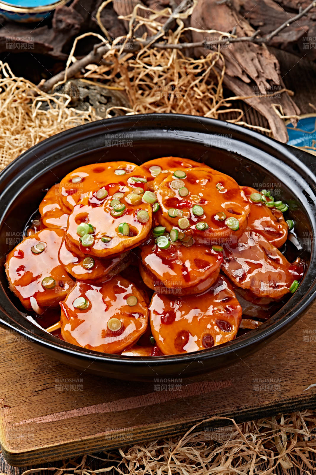 砂锅红焖藕夹煲图片