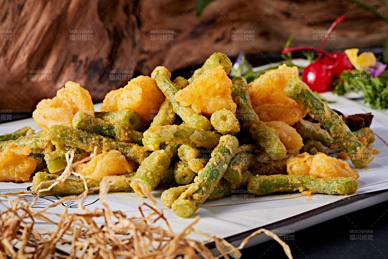 咸蛋黄焗虾仁四季豆图片