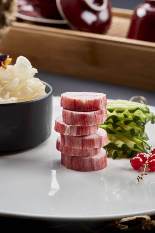 美味凉菜蟹肉卷配捞汁银耳图片