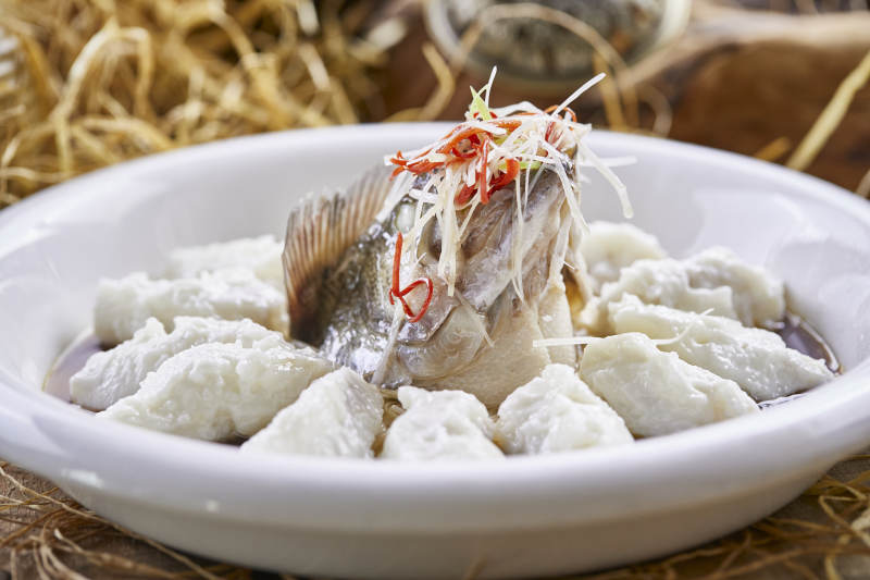 清蒸海鲈鱼肉泥鱼尾图片