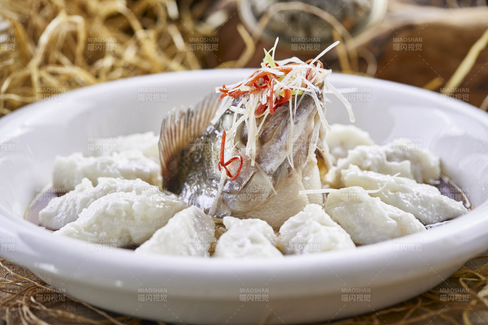 清蒸海鲈鱼肉泥鱼尾图片