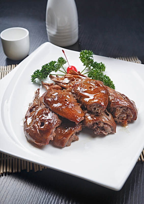 麻辣卤味鸭头图片