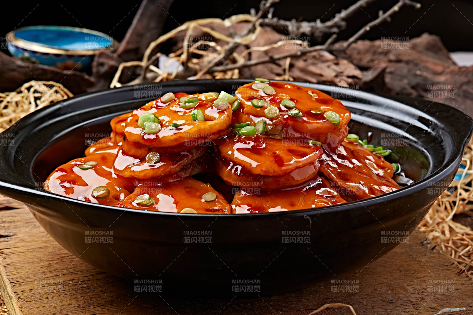 砂锅红焖藕夹煲图片