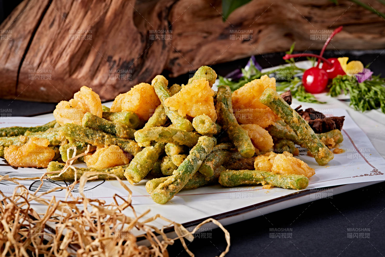 咸蛋黄焗虾仁四季豆图片