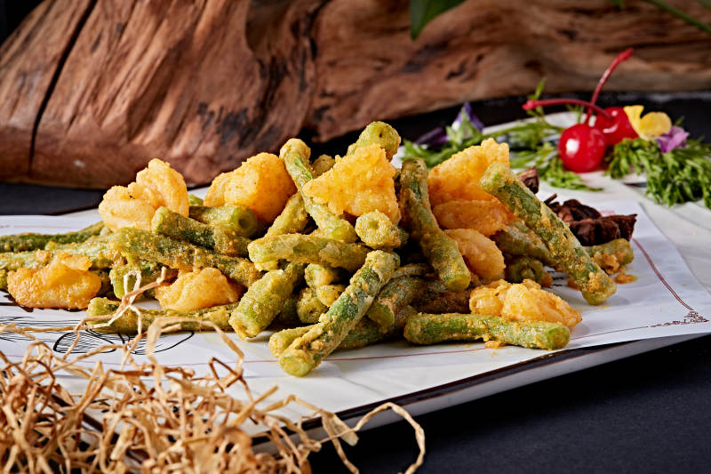 咸蛋黄焗虾仁四季豆图片