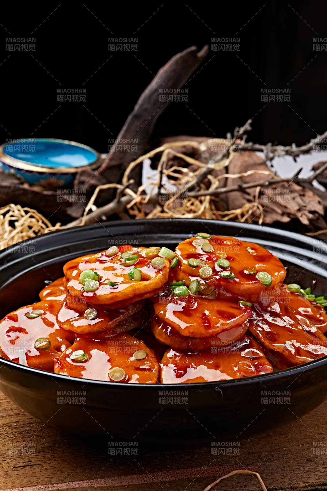 砂锅红焖藕夹煲图片