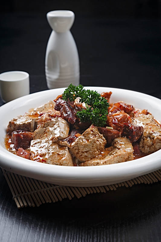 老汤牛肉烩黑豆腐图片