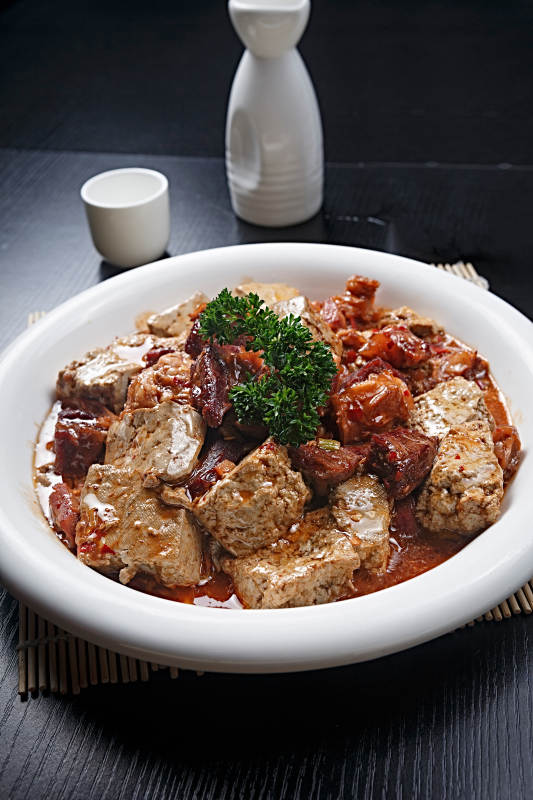 老汤牛肉烩黑豆腐图片