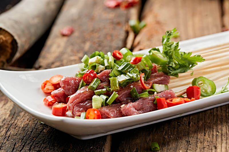 香辣生淹牛肉刺身小串图片