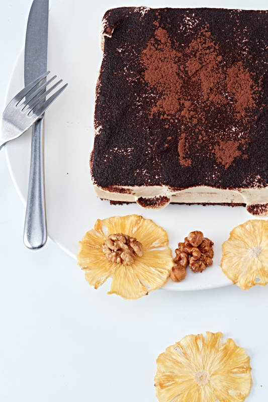 可可粉撒粉鲜奶酪黑森林蛋糕图片