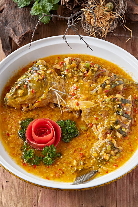 双椒炖鲤鱼图片