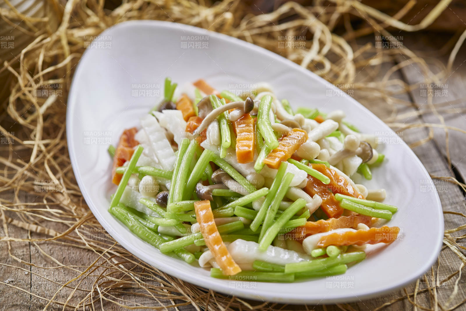 清炒时蔬茼蒿山药胡萝卜海鲜菇图片