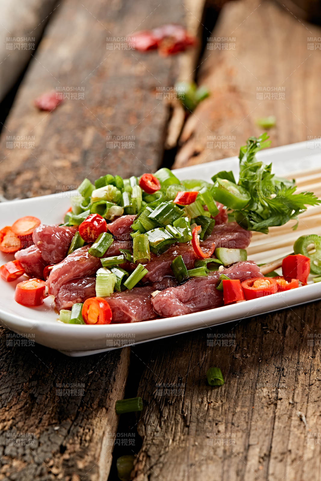 香辣生淹牛肉刺身小串图片