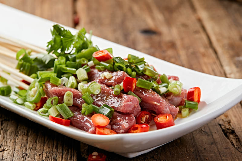 香辣生淹牛肉刺身小串图片