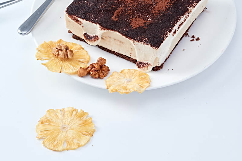 可可粉撒粉鲜奶酪黑森林蛋糕图片