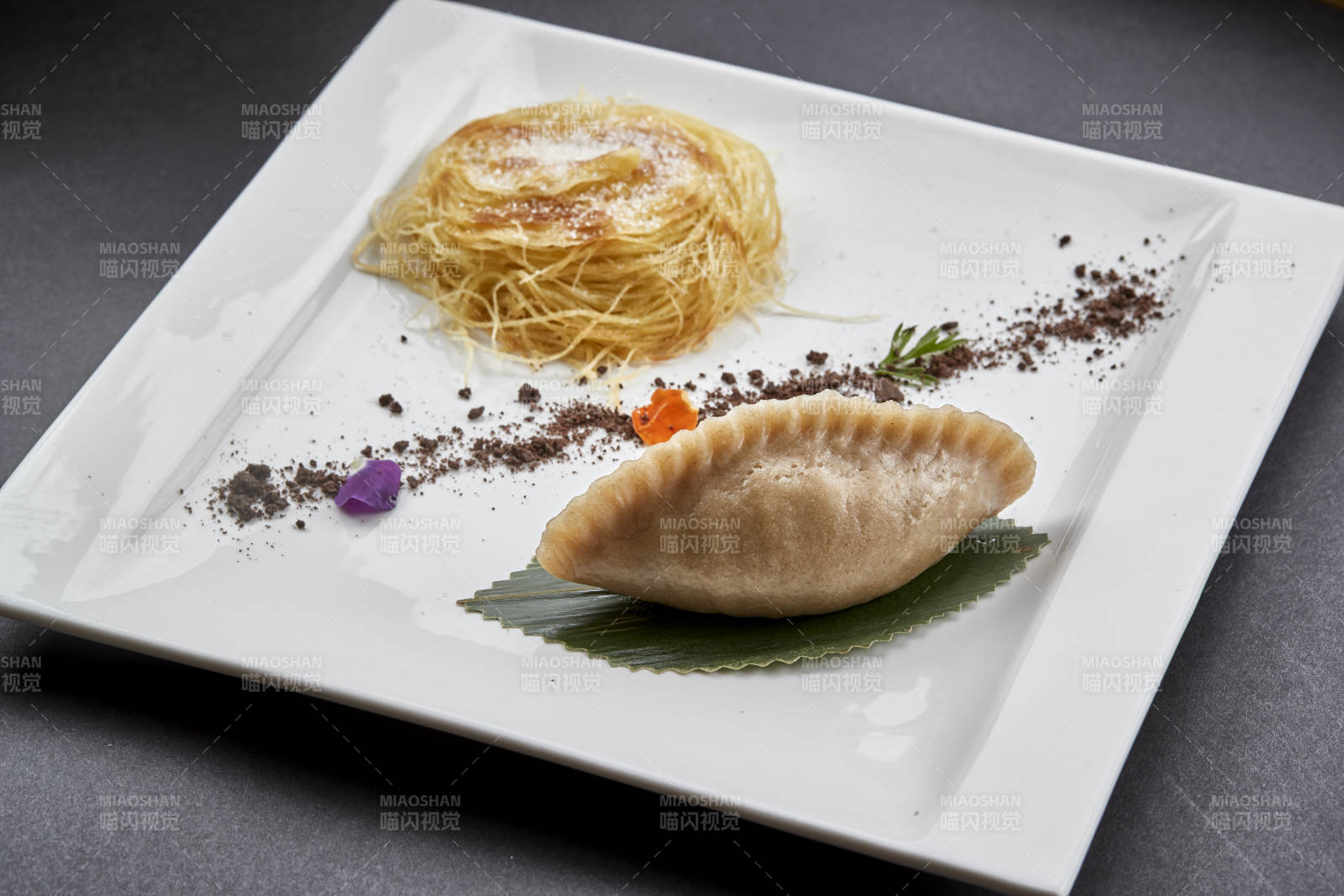 张家口美食莜面蒸饺配一窝丝烧饼图片