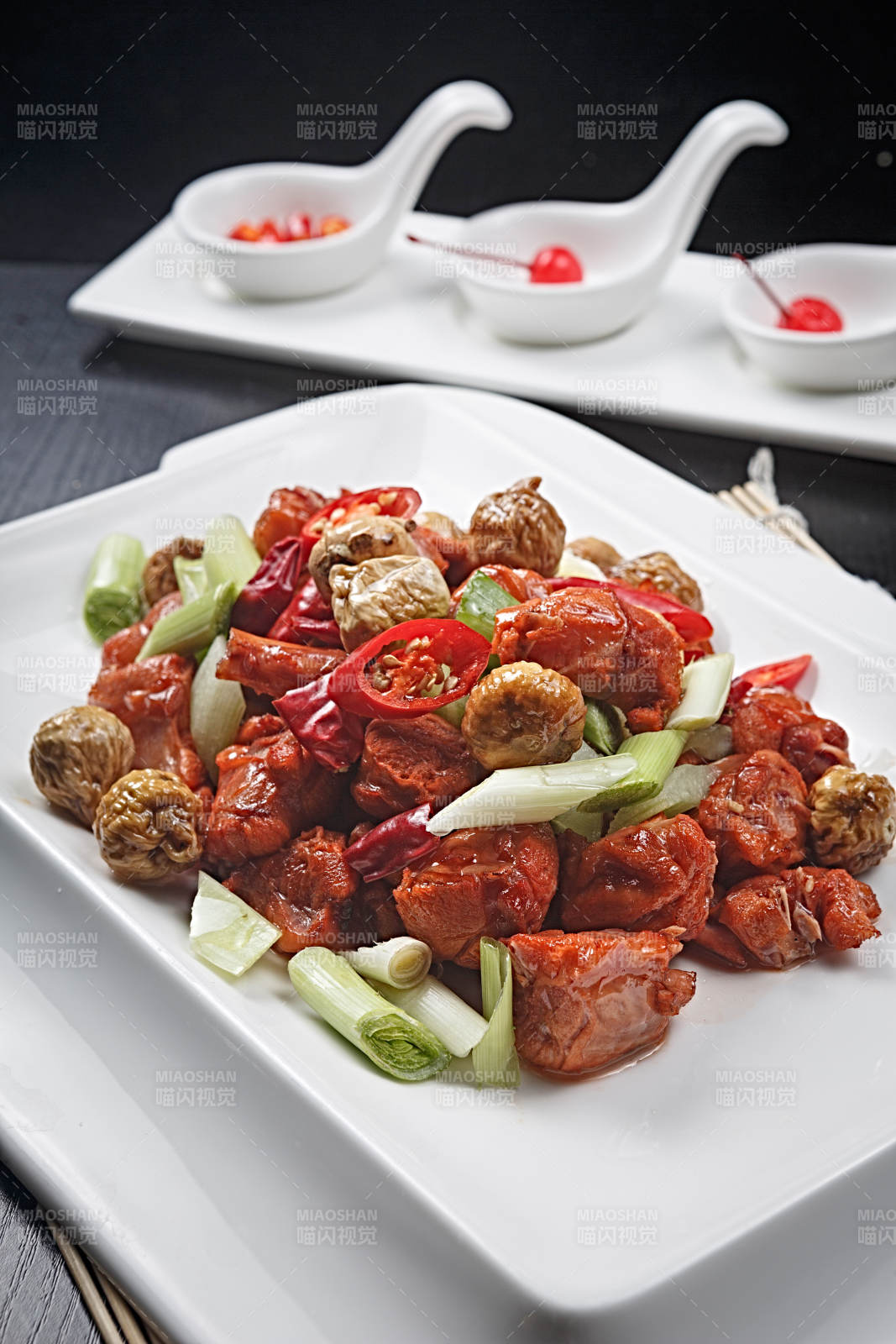 葱爆无花果炒兔丁图片