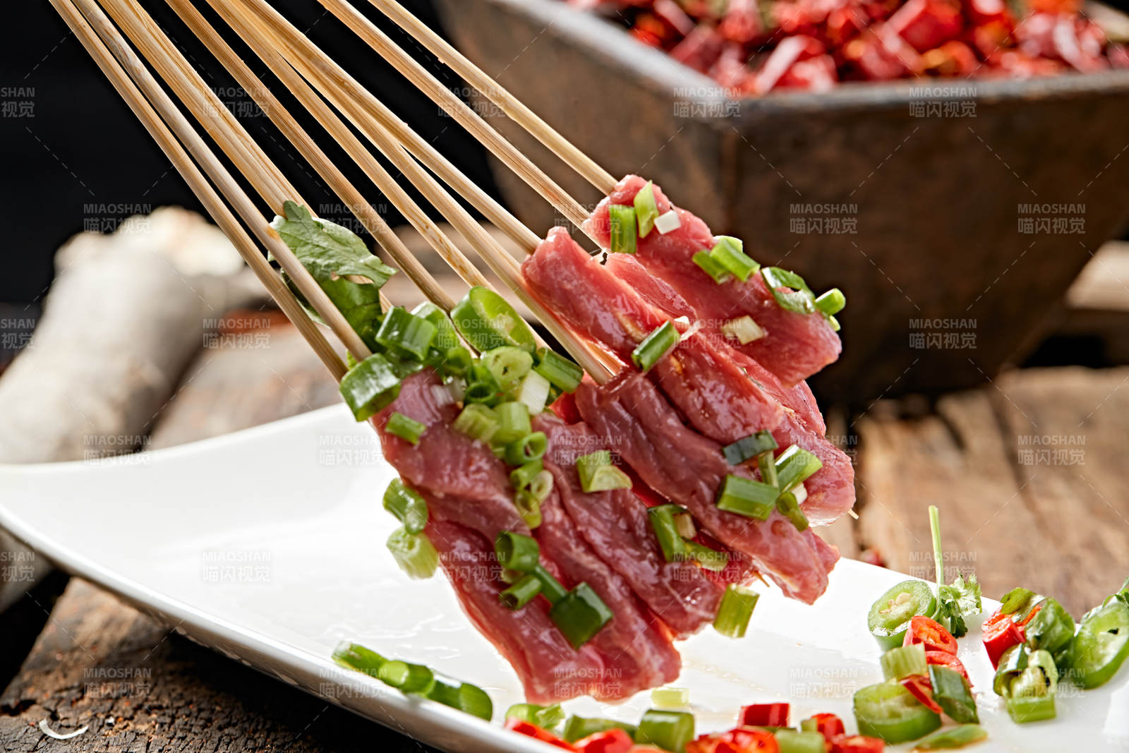 香辣生淹牛肉刺身小串图片