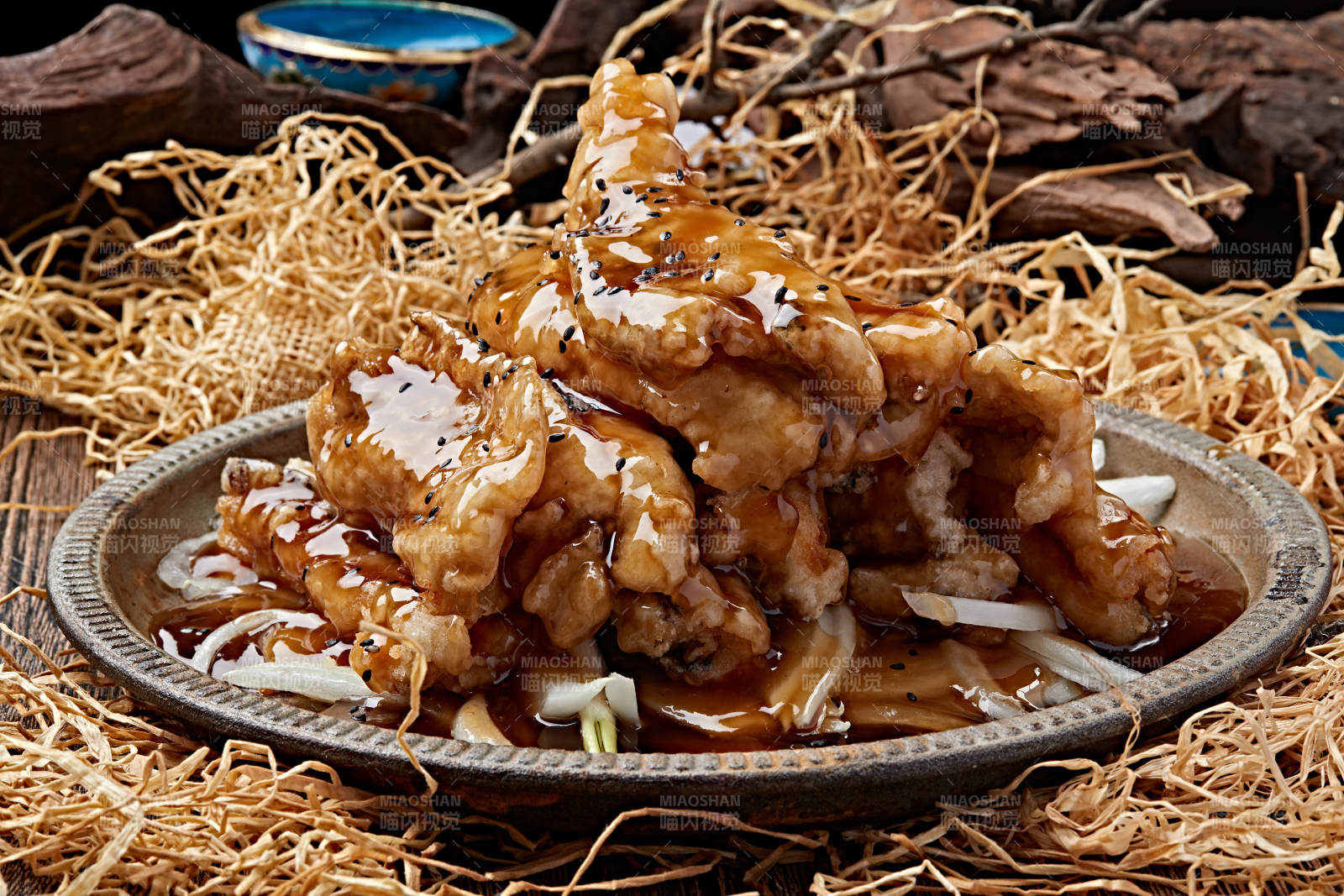 铁板浇汁脱骨带鱼图片