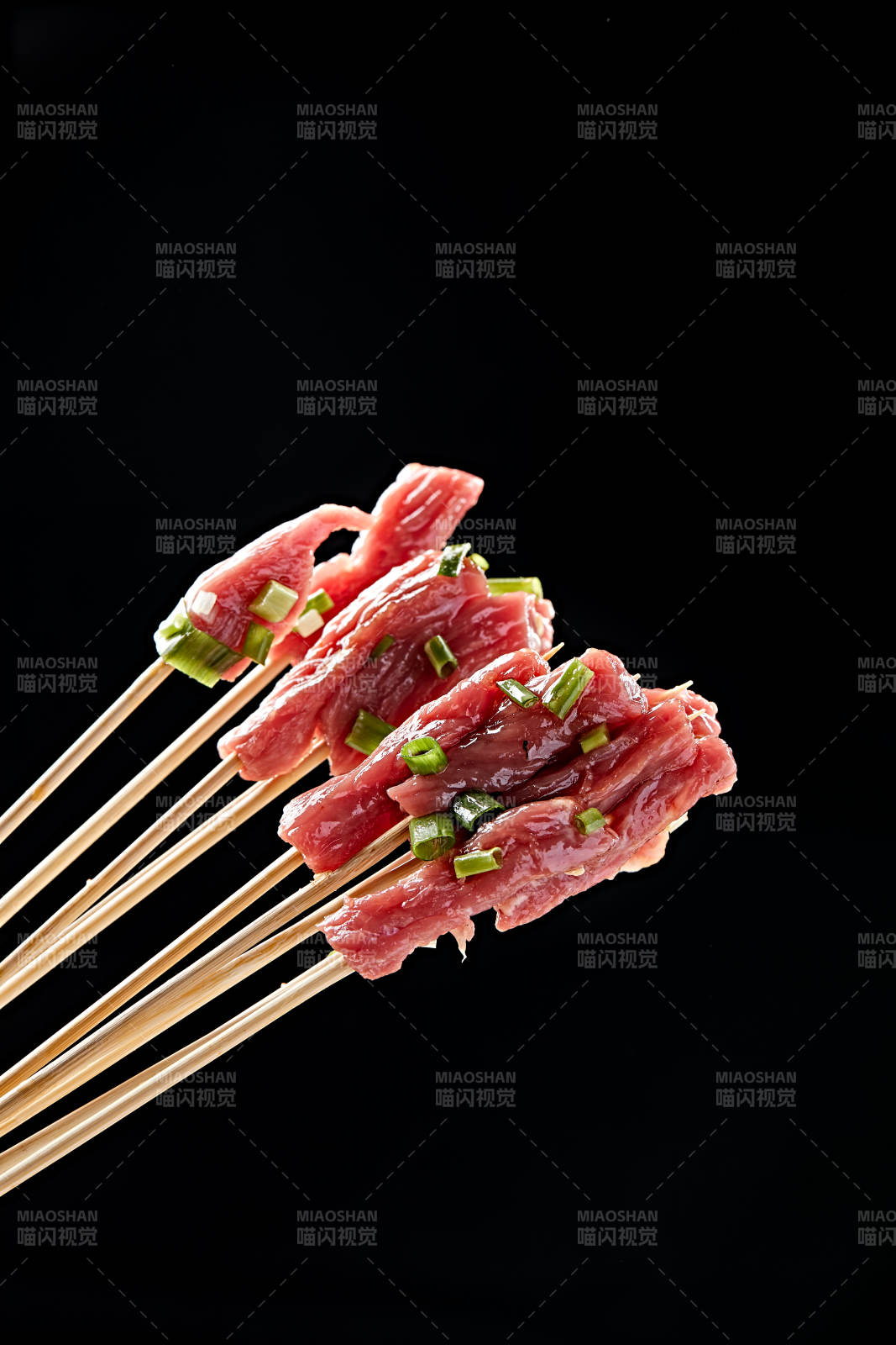 香辣生淹牛肉刺身小串图片