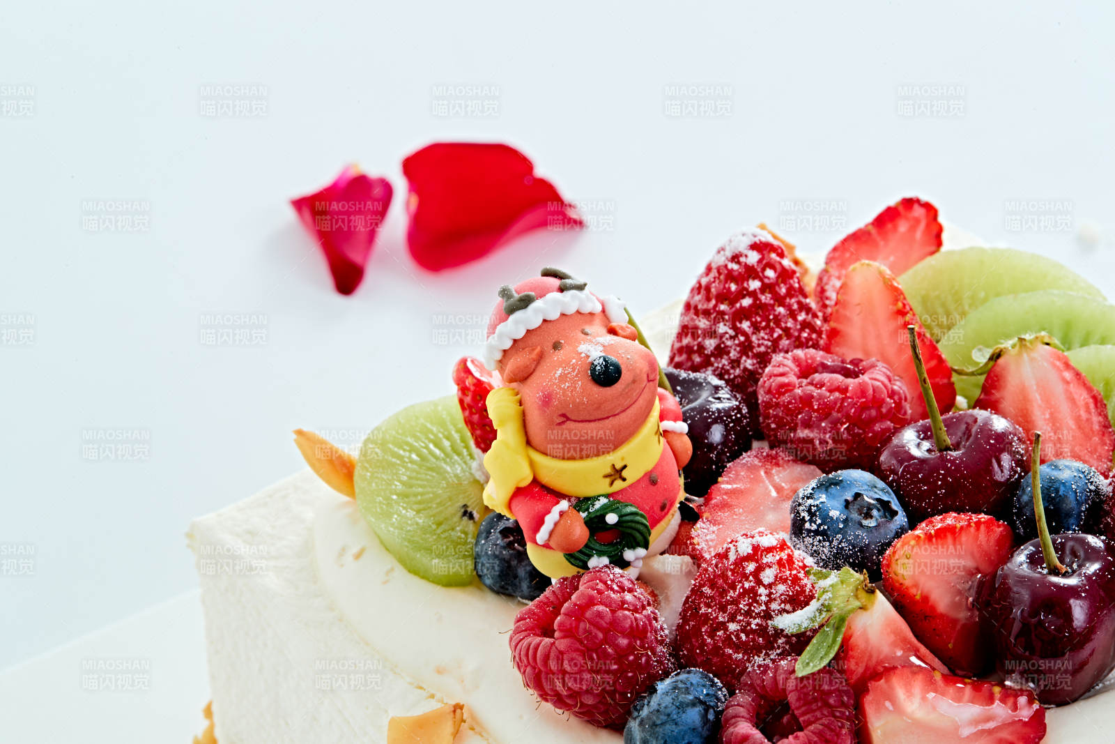 鲜果乳脂奶油芒果夹心奶酪蛋糕图片