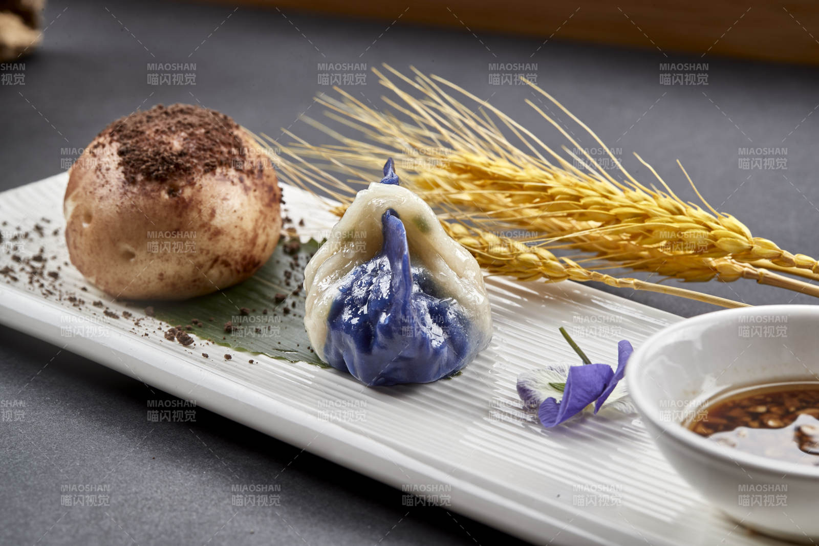 杂粮土豆包配彩色蒸饺图片