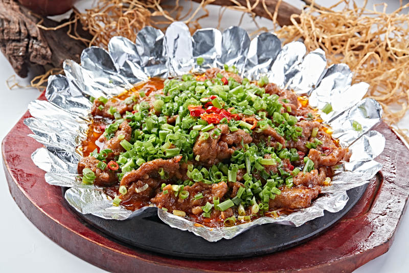锡纸铁板葱香牛肉图片