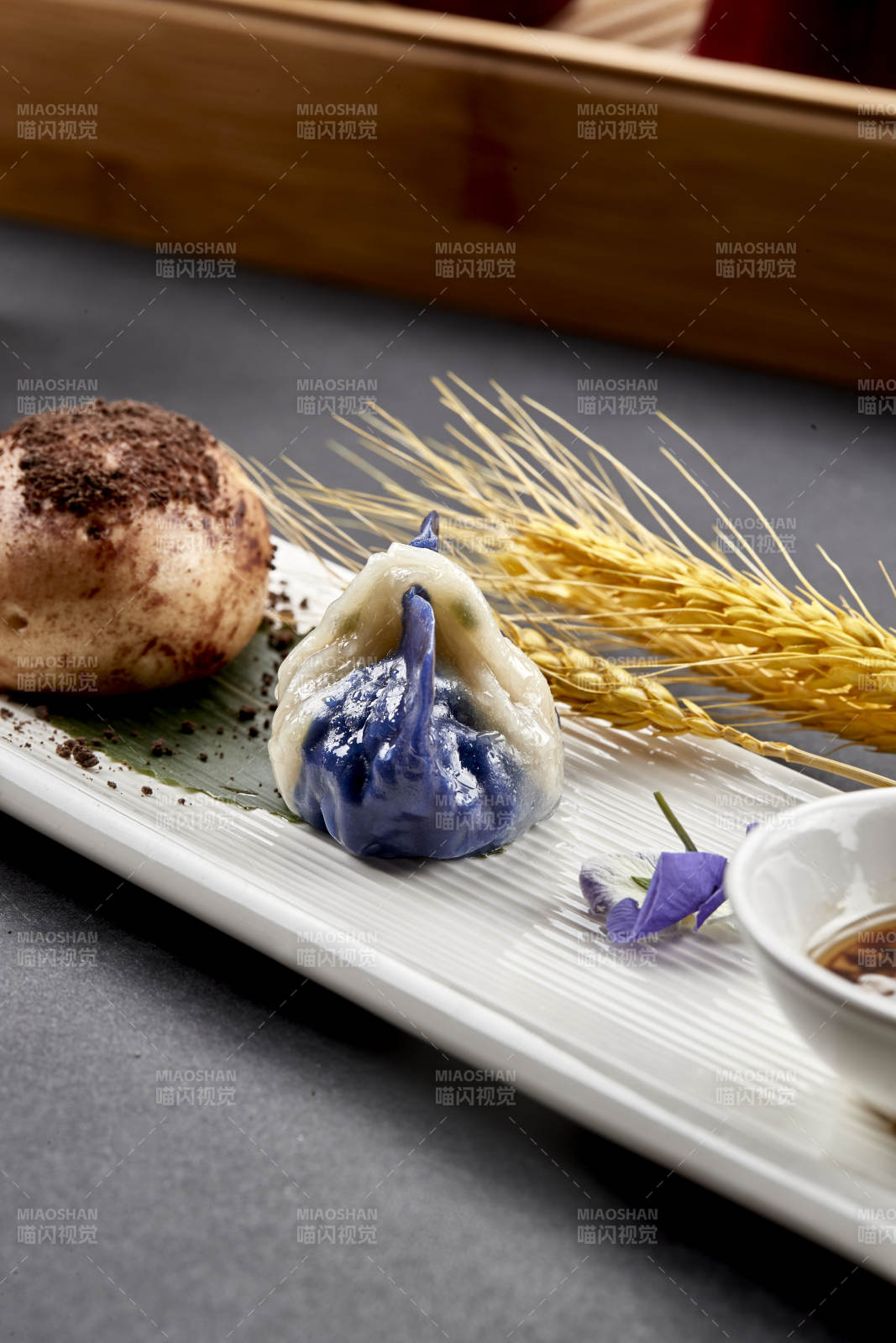 杂粮土豆包配彩色蒸饺图片