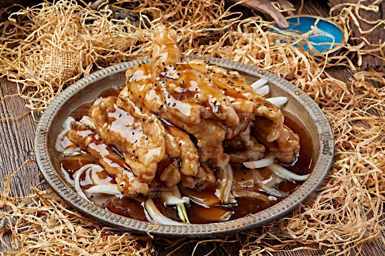 铁板浇汁脱骨带鱼图片