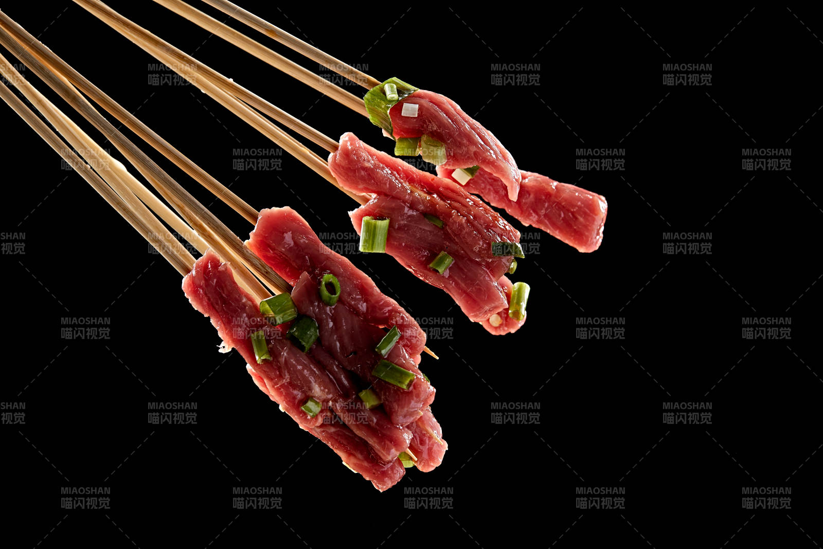 香辣生淹牛肉刺身小串图片