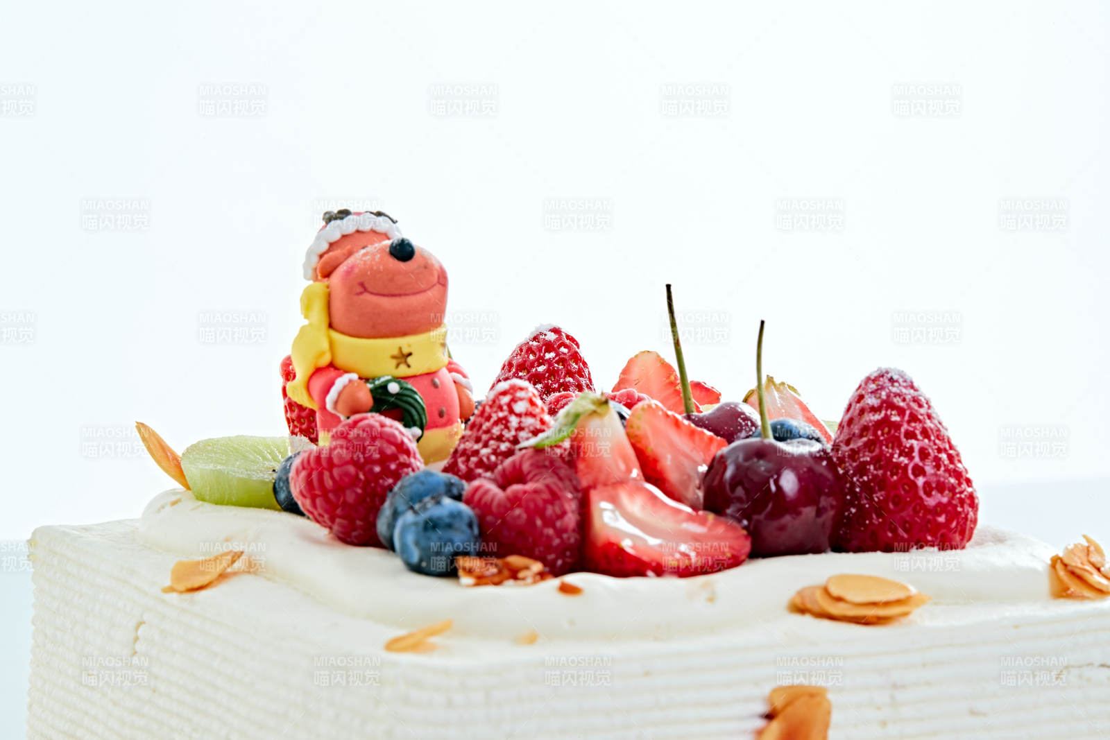 鲜果乳脂奶油芒果夹心奶酪蛋糕图片