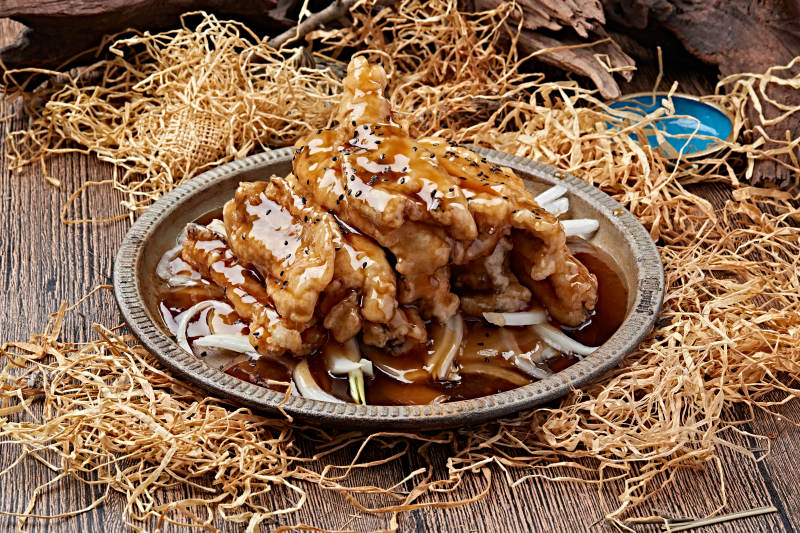 铁板浇汁脱骨带鱼图片