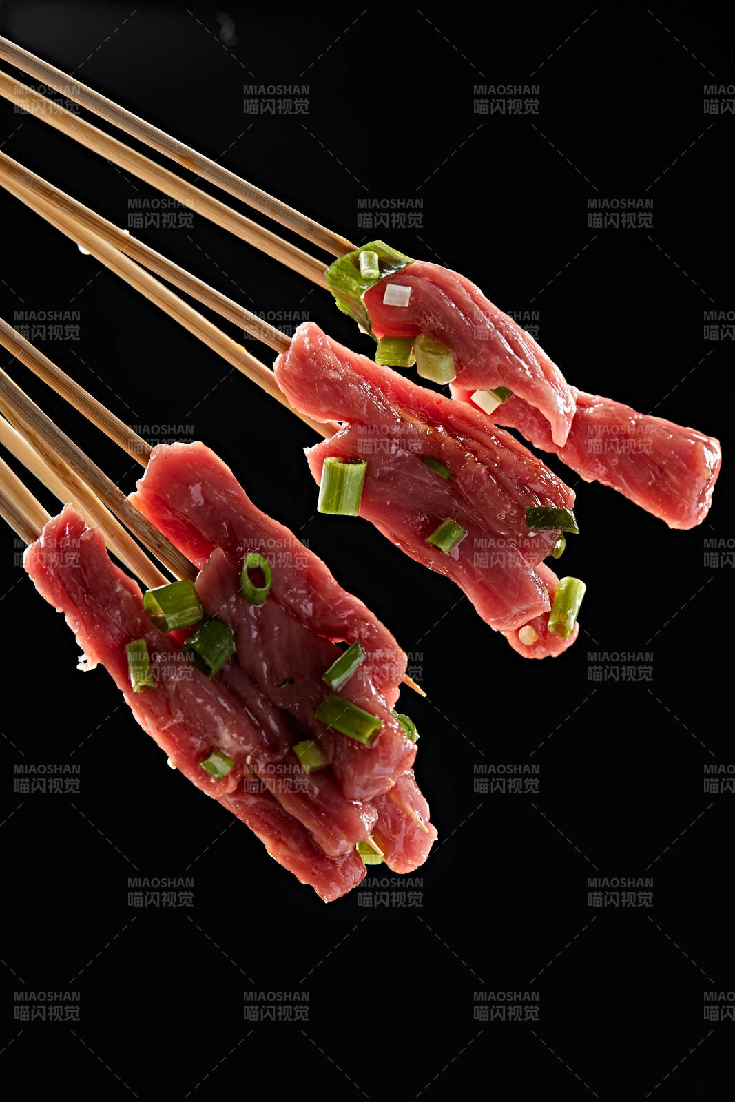 香辣生淹牛肉刺身小串图片