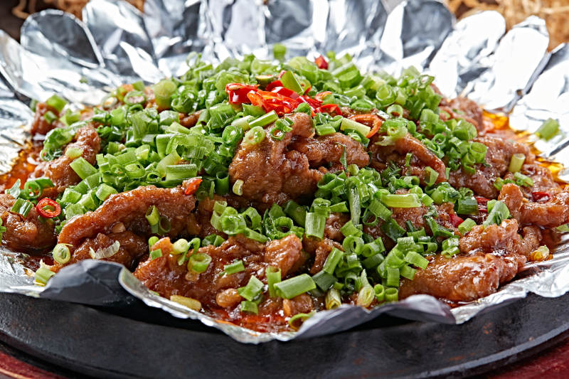 锡纸铁板葱香牛肉图片
