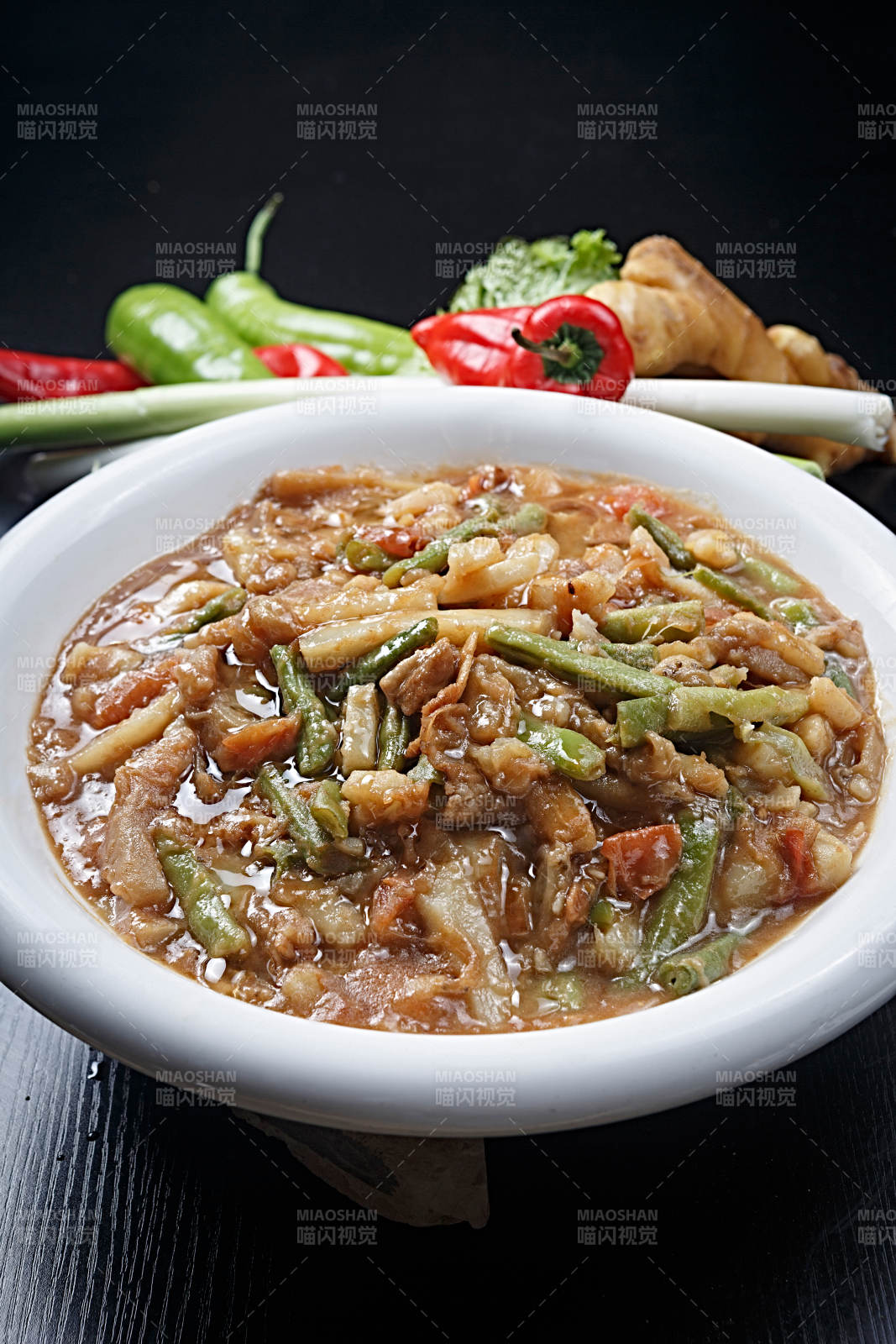 家常土豆豆角炖五花肉图片