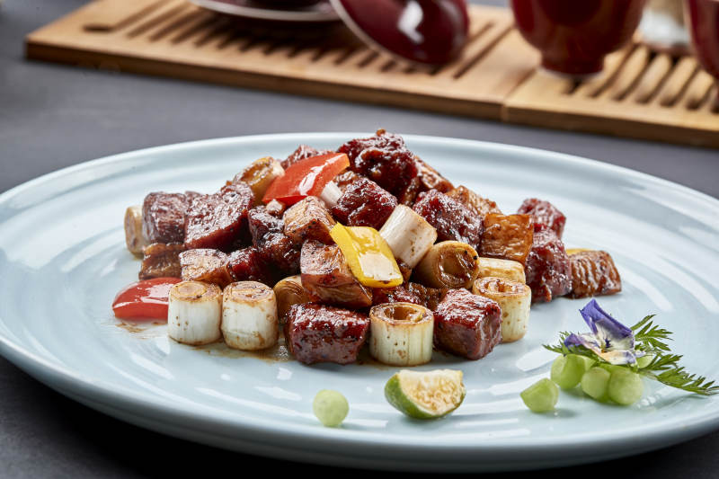 葱烧黑胡椒杏鲍菇牛仔粒图片