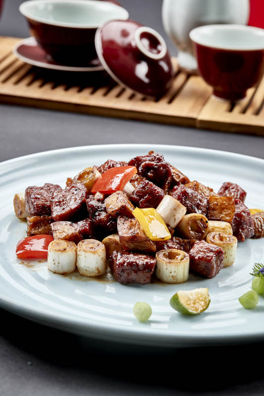 葱烧黑胡椒杏鲍菇牛仔粒图片