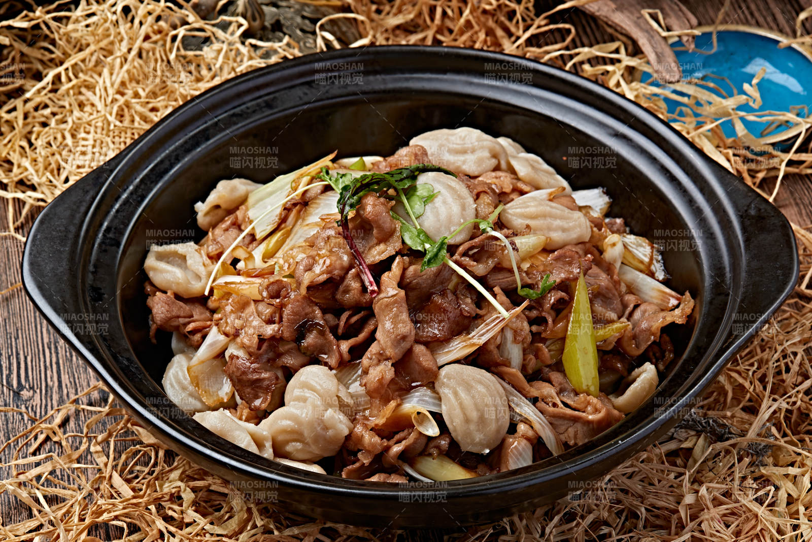 砂锅葱爆羊肉炒猫耳窝窝图片