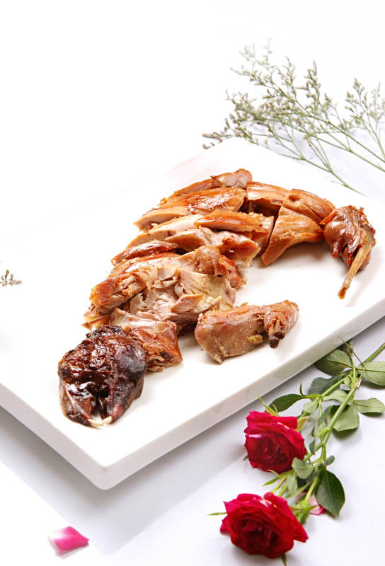 风味烟熏兔图片