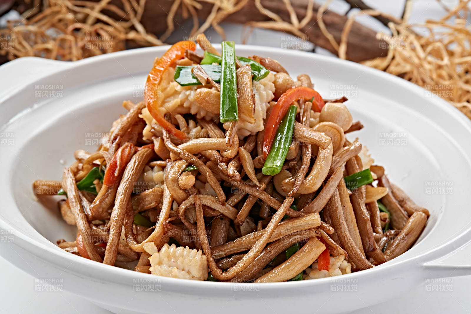 砂锅鱿鱼山珍杂菌煲图片