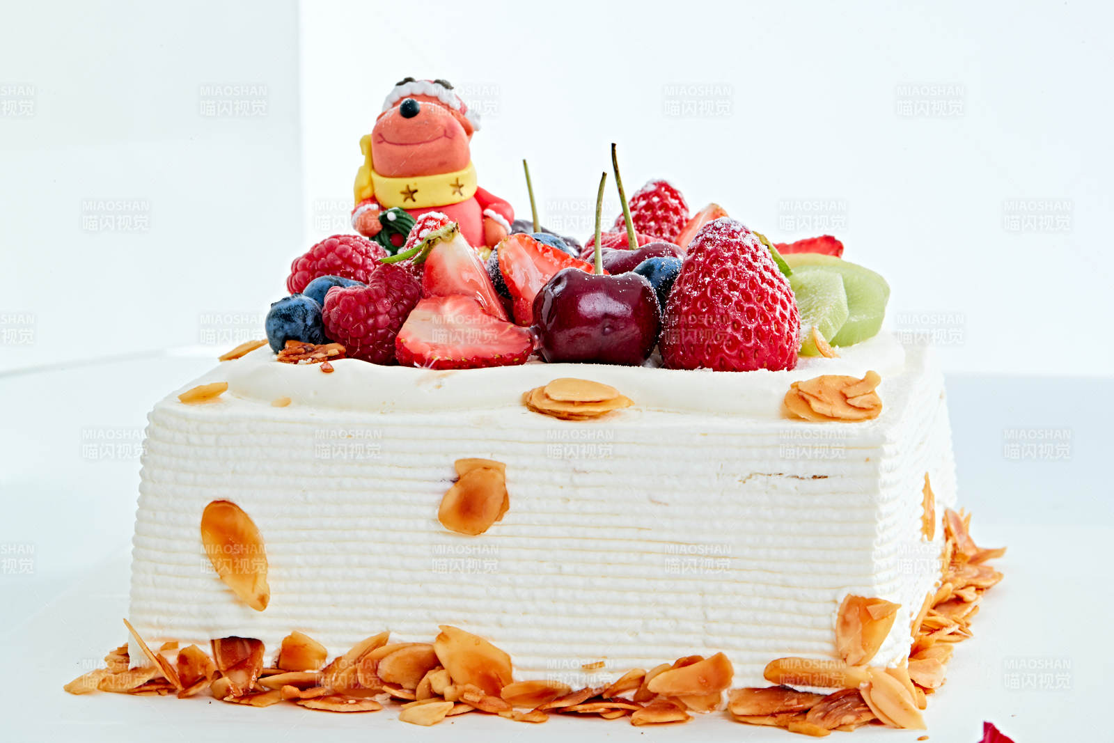 鲜果乳脂奶油芒果夹心奶酪蛋糕图片