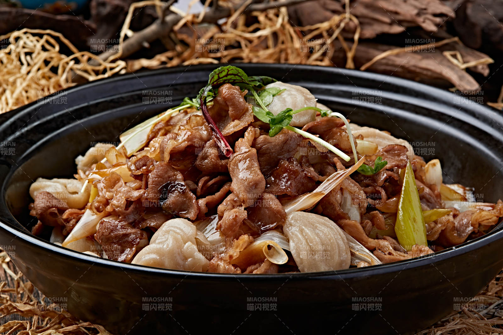 砂锅葱爆羊肉炒猫耳窝窝图片