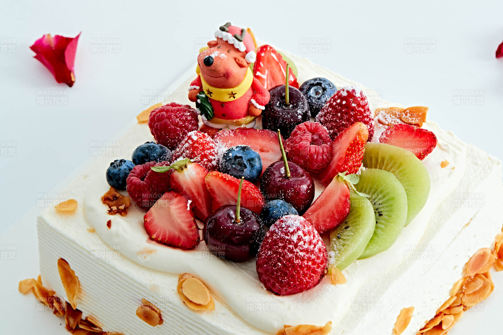 鲜果乳脂奶油芒果夹心奶酪蛋糕图片